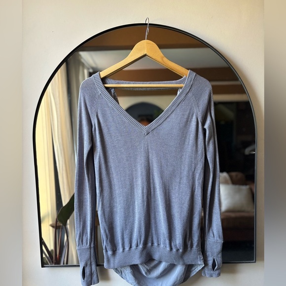 LULULEMON | Unity pullover | size 6 - Picture 4 of 6